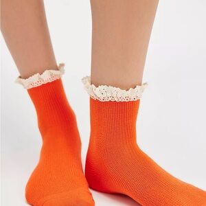 FREE PEOPLE NWT Beloved Socks with Lace Trim Lettuce Ruffle